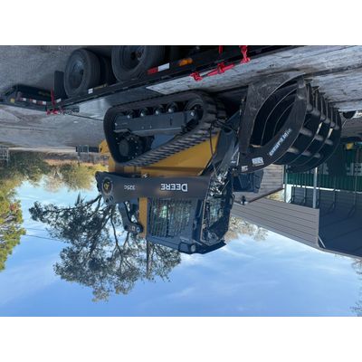 John Deere 325G Skid Steer
